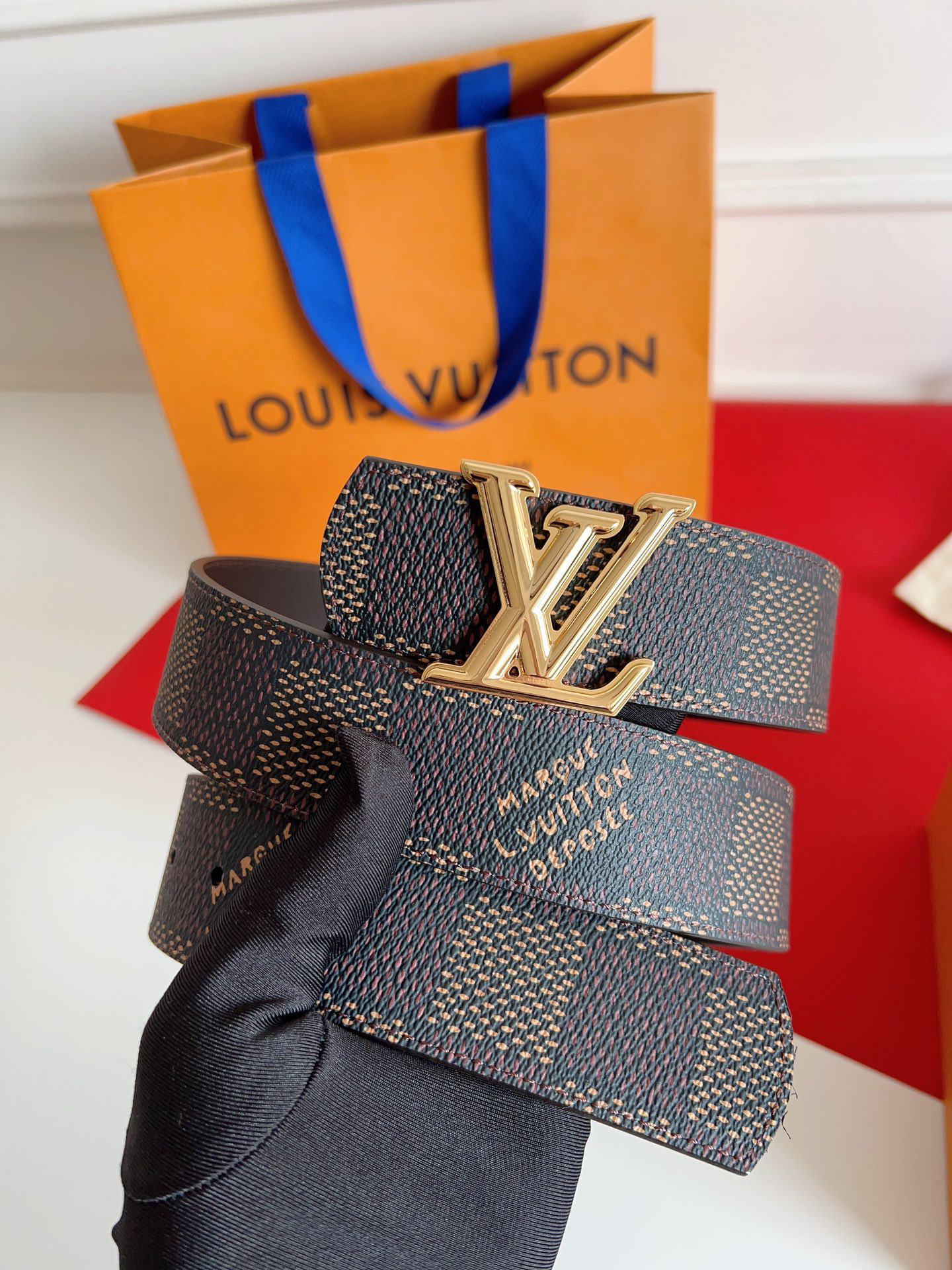 Louis Vuitton classic monogram leather belt 4CM wide