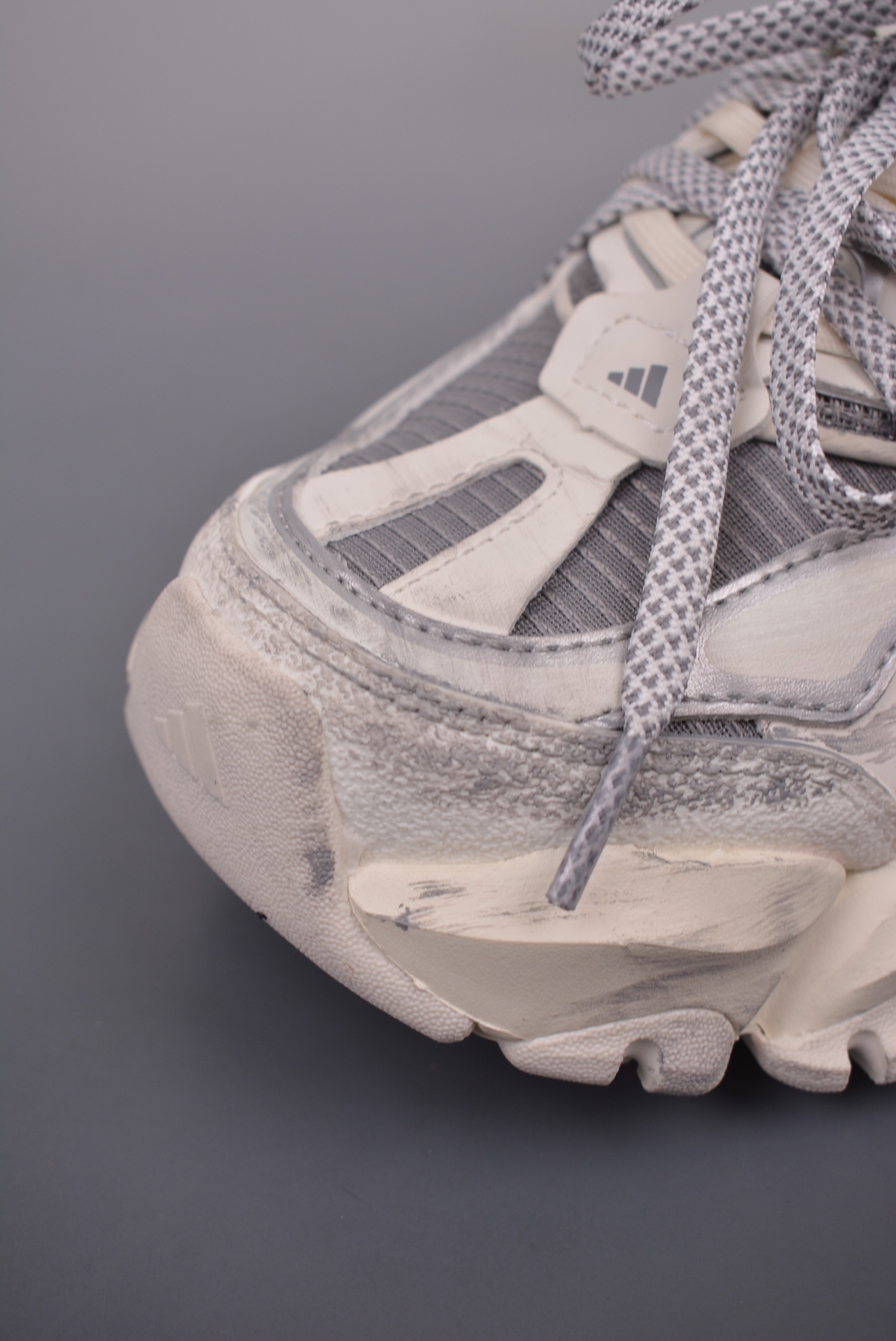 Adidas XLG Runner Deluxe White and Gray Old Version JS1588