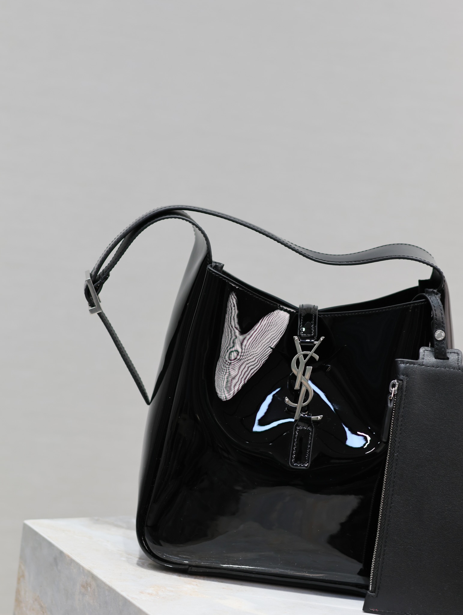 Yves Saint Laurent LE 5A7 Underarm Bag 713938