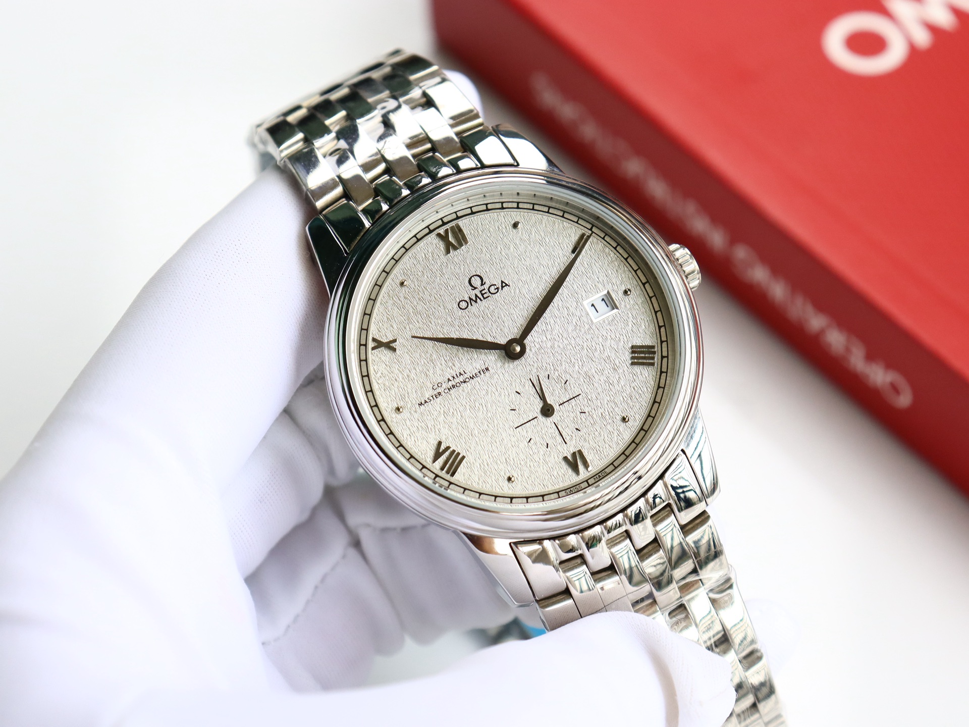 Omega De Ville series two-hand semi-mechanical men's watch