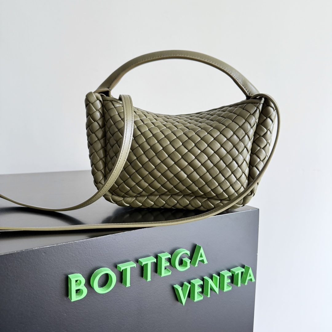 Bottega Veneta Cobble Mini Bag 805739