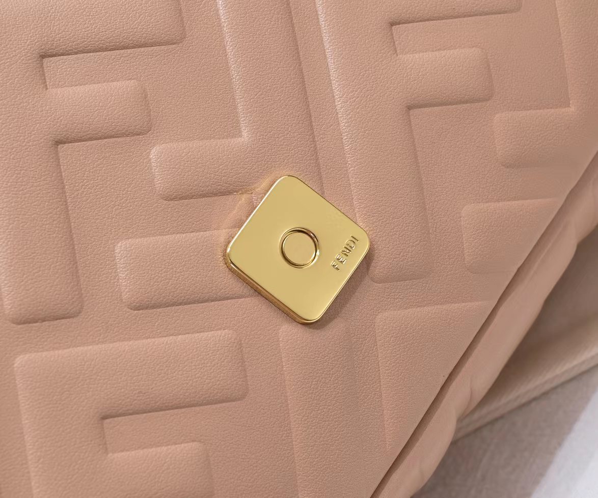 FENDI Baguette Handbag 6608
