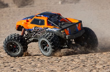 X-MAXX 4x4 new 8S version RTR complete set with 2x 4S / 5000 mAh batteries + Dual charger 2x120W
