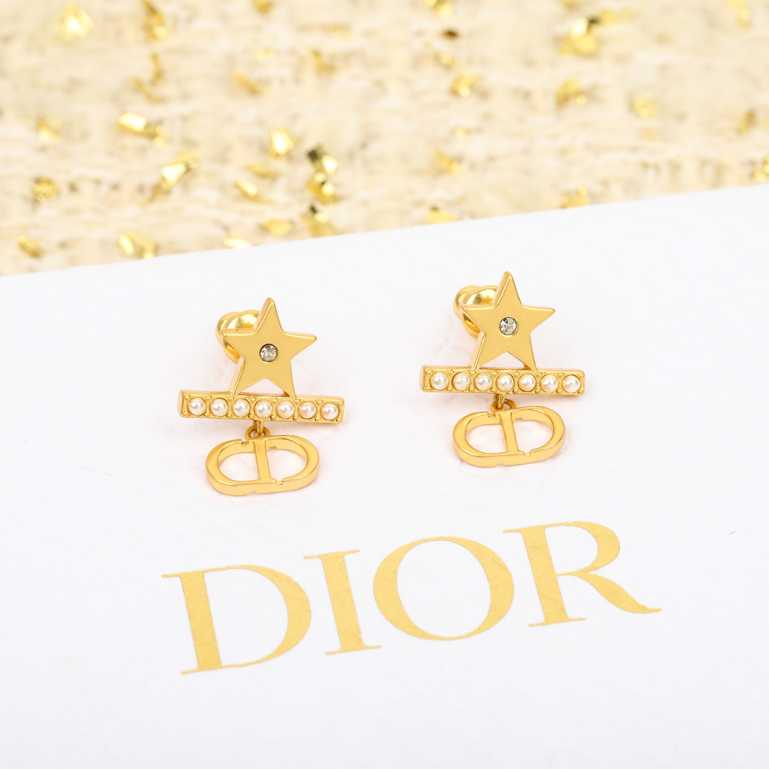 Dior star horizontal bead cd earrings