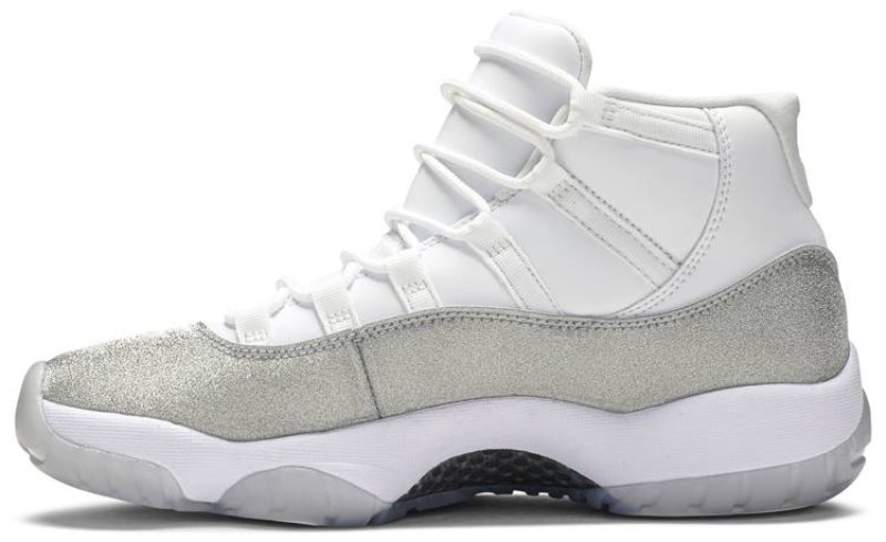 Air Jordan 11 Retro ‘Vast Grey’ AR0715-100
