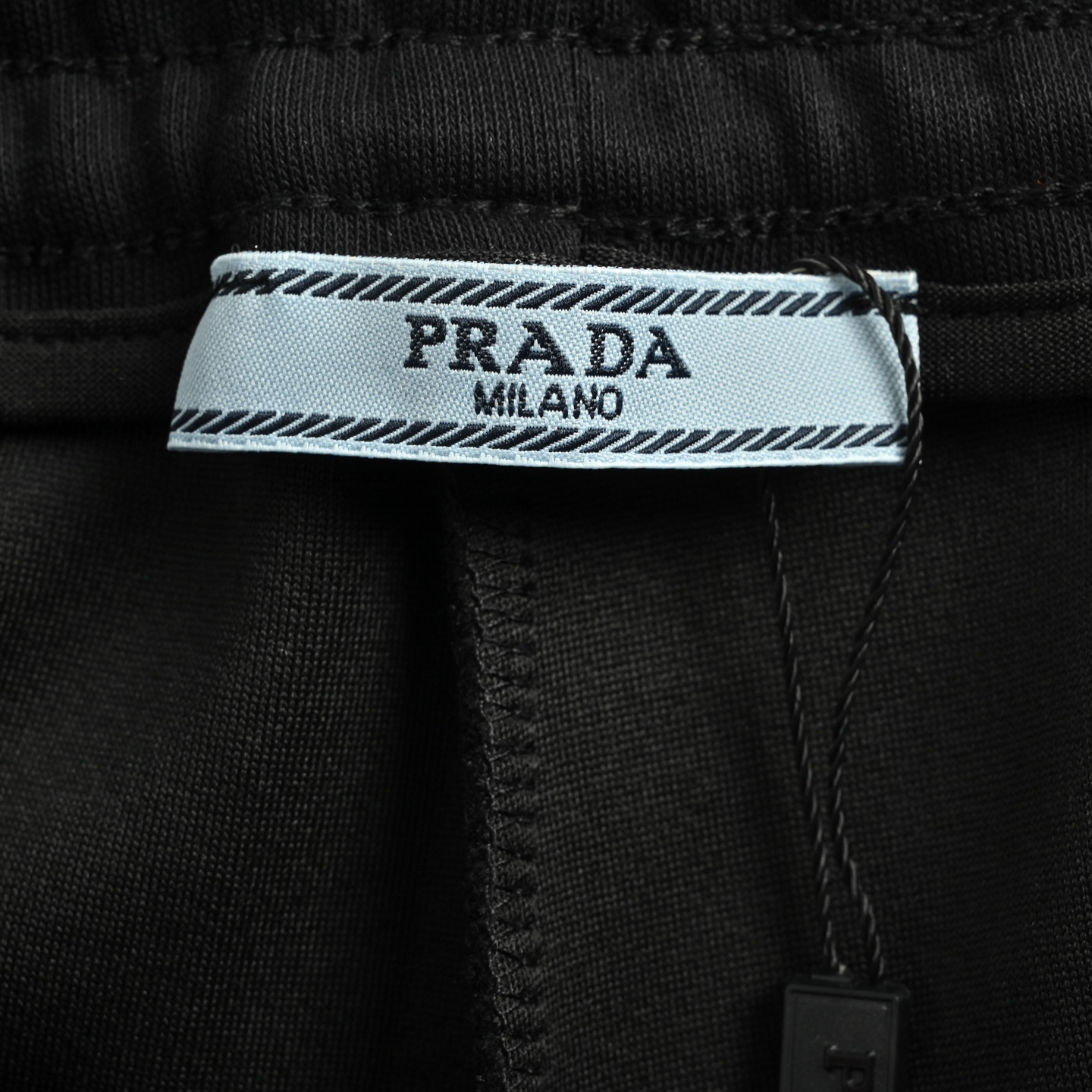 Prada 25ss lettering logo shorts