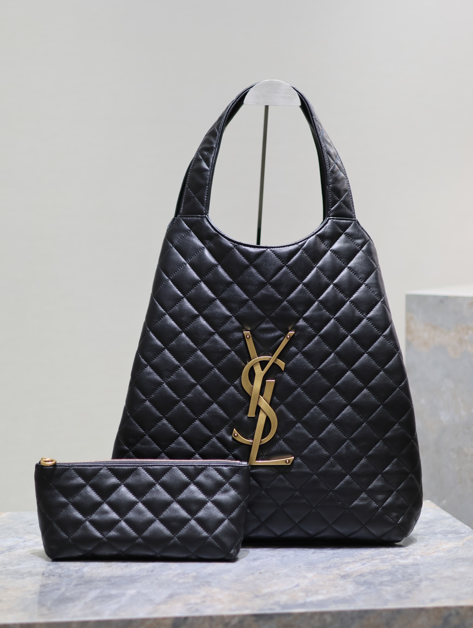 Yves Saint Laurent ICARE bag 698651