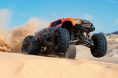 X-MAXX 4x4 new 8S version RTR complete set with 2x 4S / 5000 mAh batteries + Dual charger 2x120W