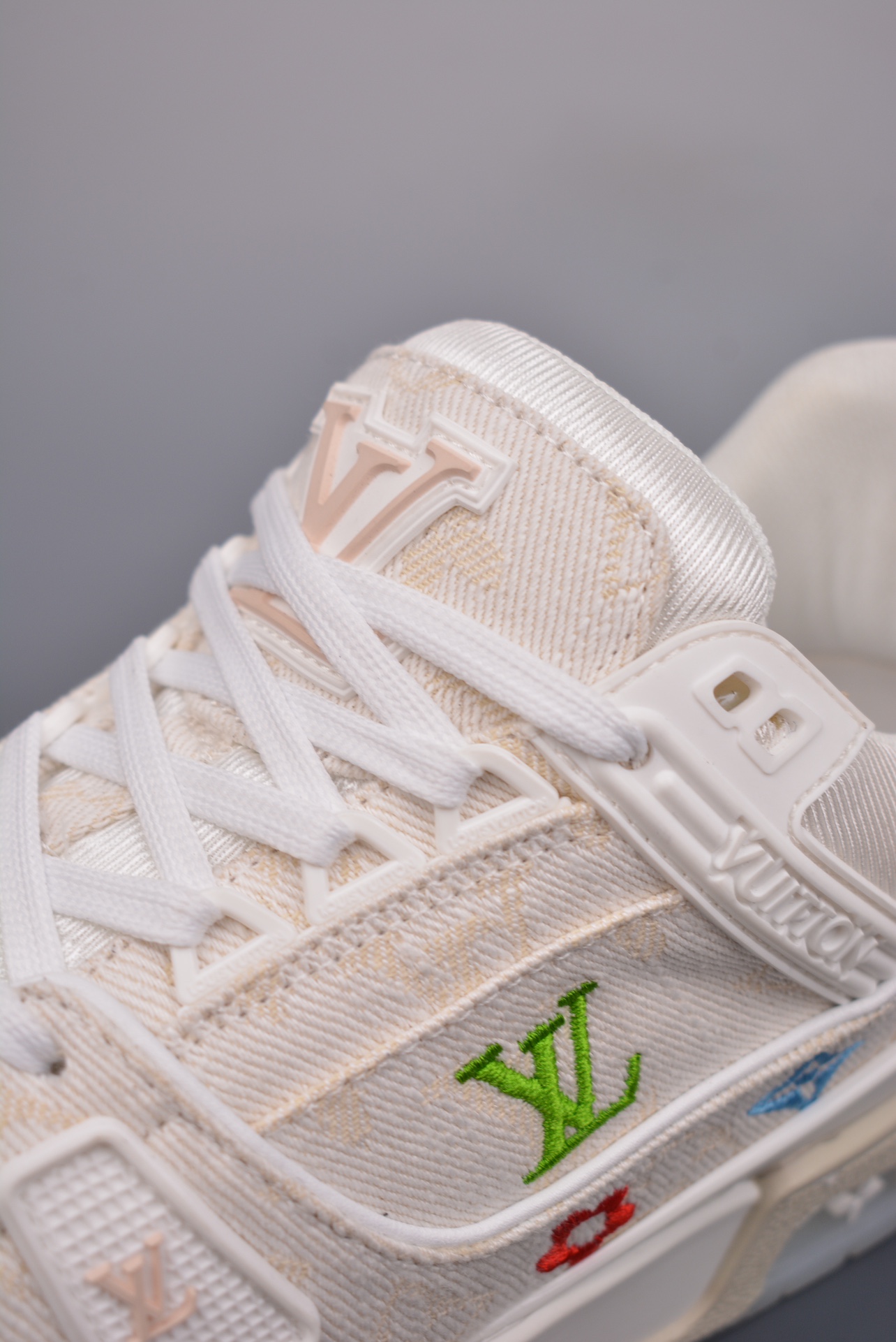 Louis Vuitton Trainer Sneaker Low Off-White Color Jacquard 1A7S52