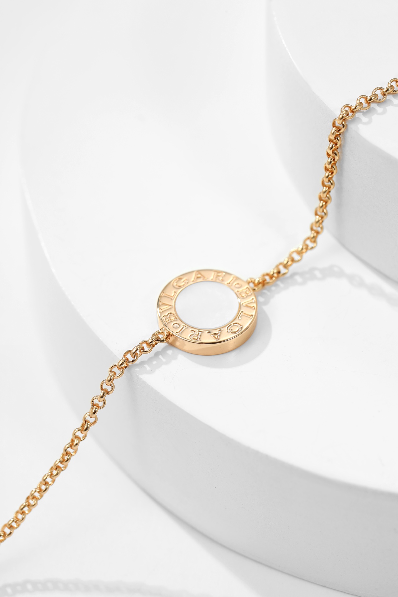 Bulgari black and white double-sided single flower bracelet