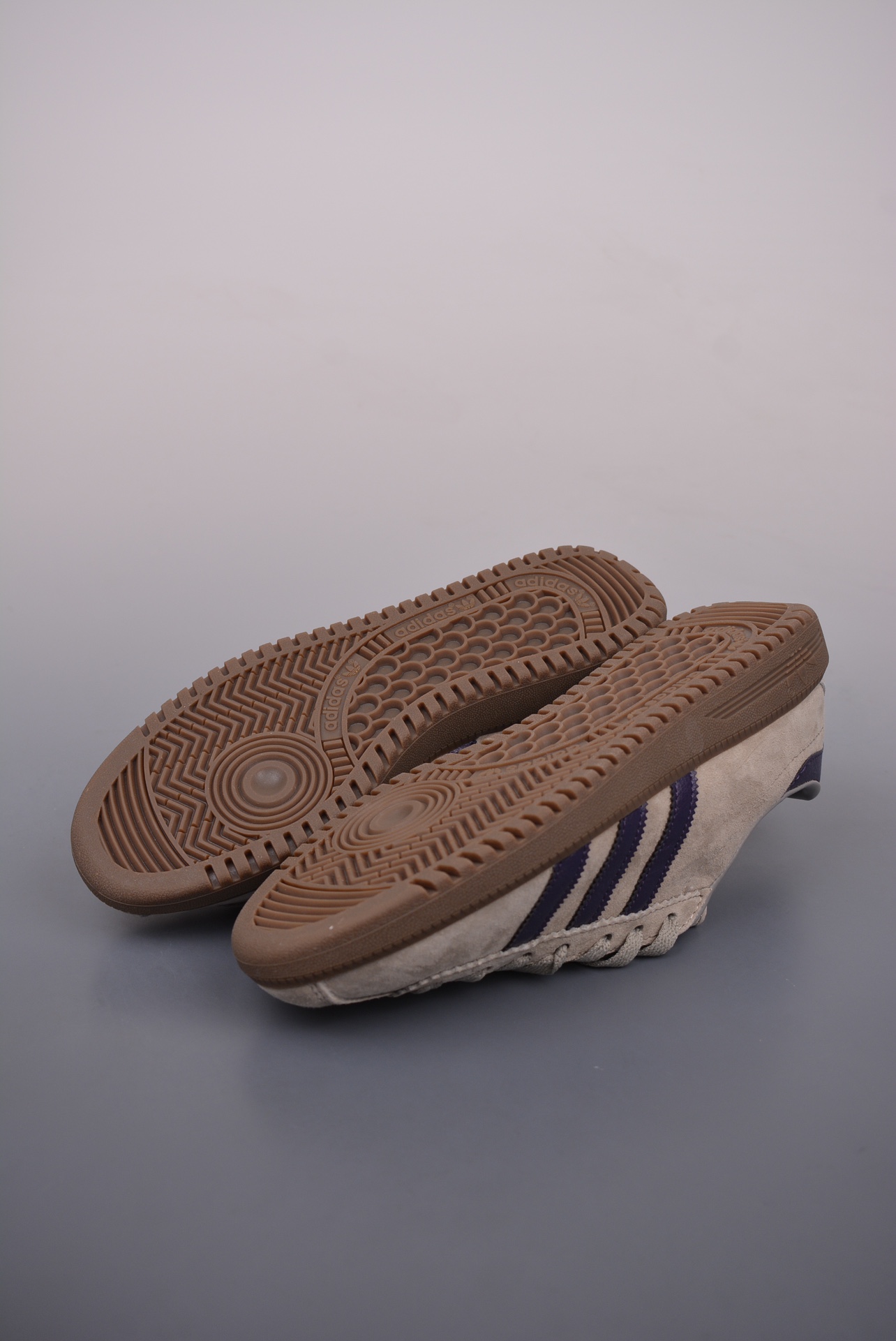 Adidas Originals Bermuda Trainers Suede Grey JI4280