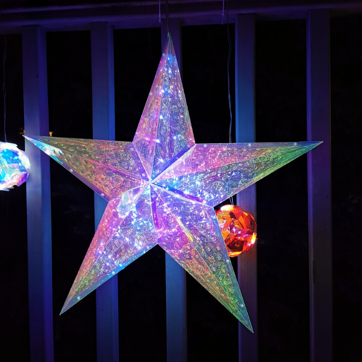 Festive LED Star & Snowflake Hanging Lights – USB & Battery Powered Holiday Decorations - 50 x 6 x 50 cm (19.7 x 2.4 x 19.7 inches)