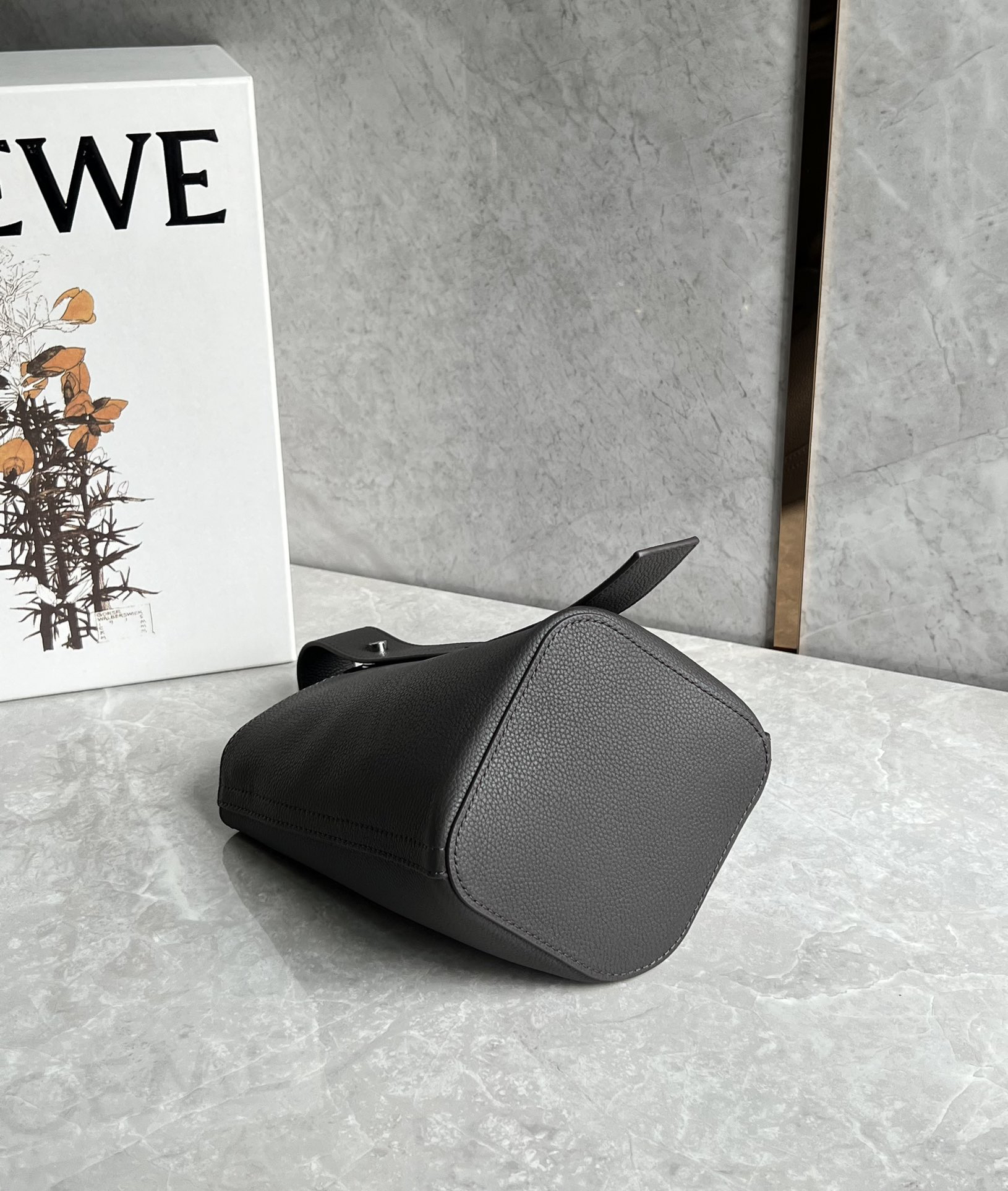 Loewe Pebble mini bucket bag 0705