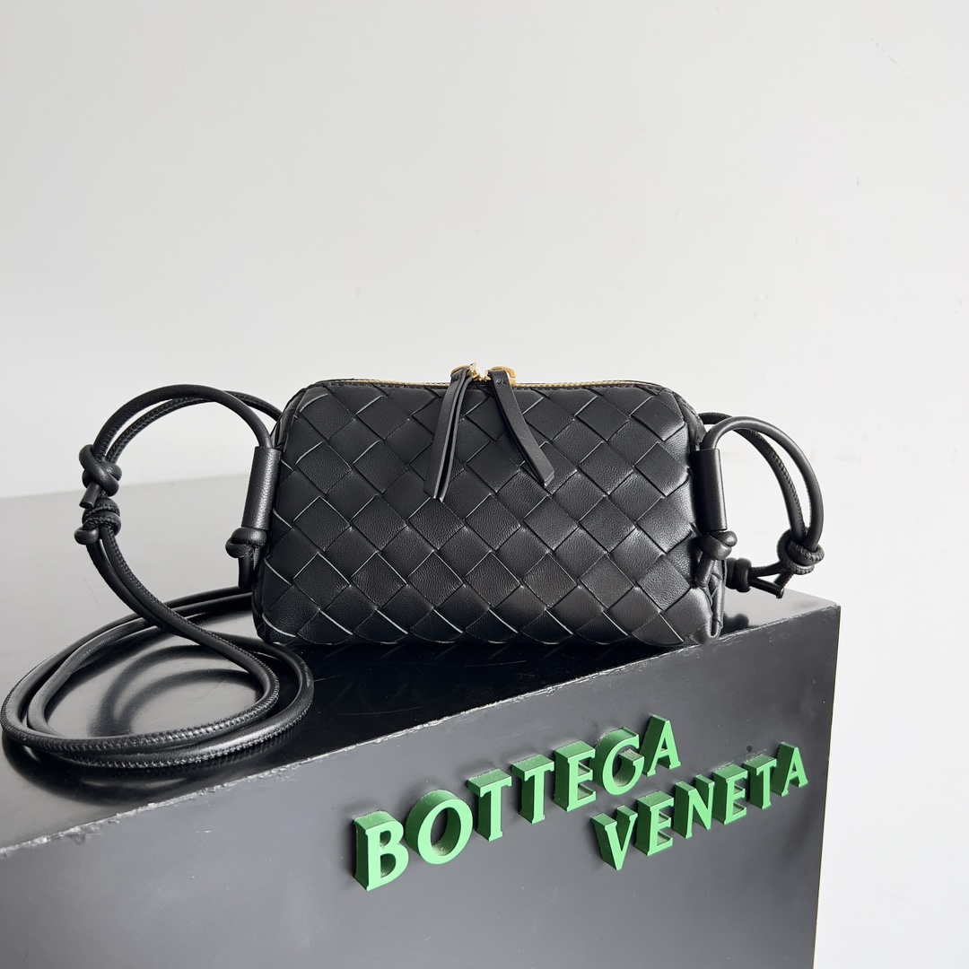 Bottega Veneta Concert Pouch Mini Bag 794258