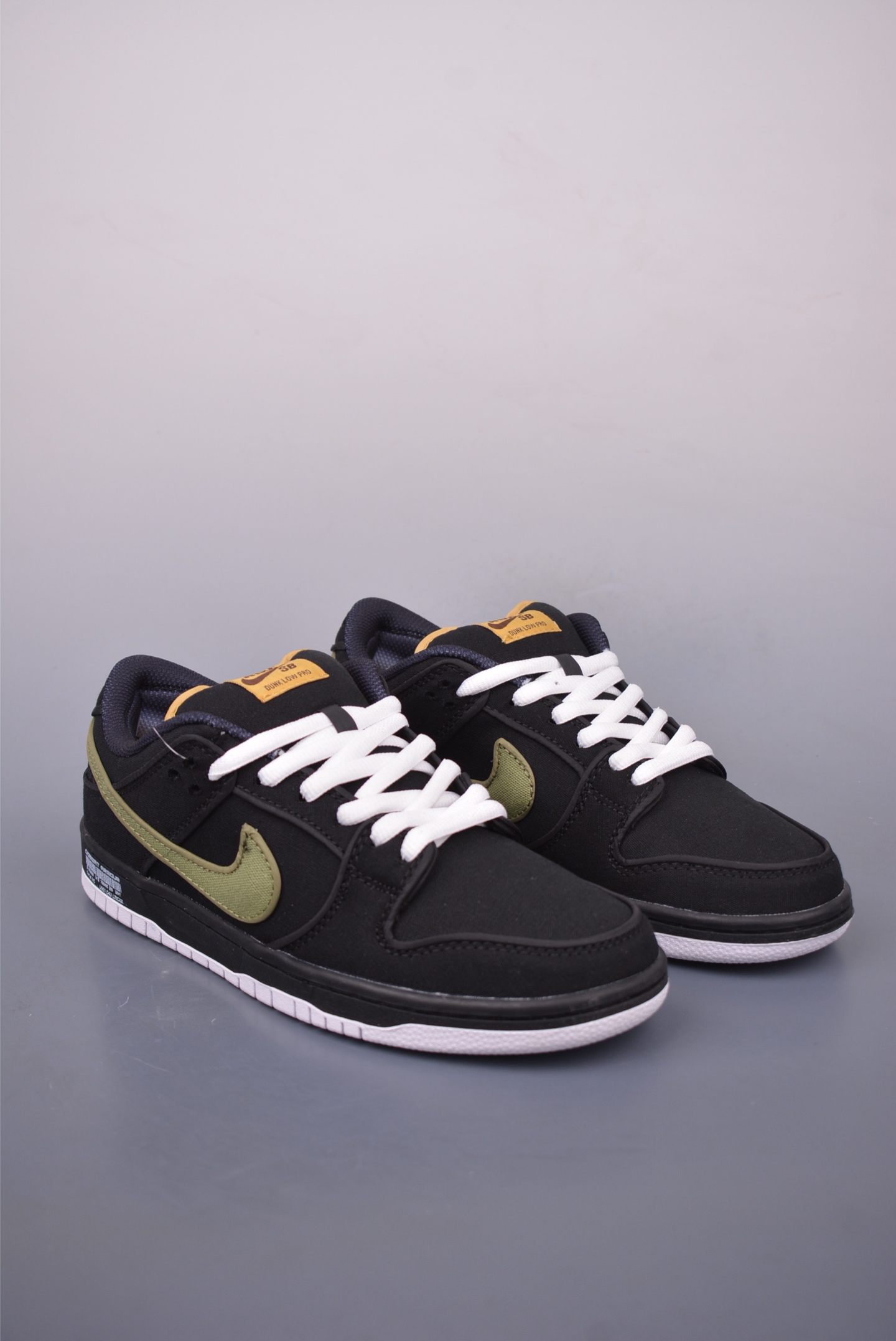 NIKE SB Dunk Low sneakers Canvas Black White Green FN5880-001
