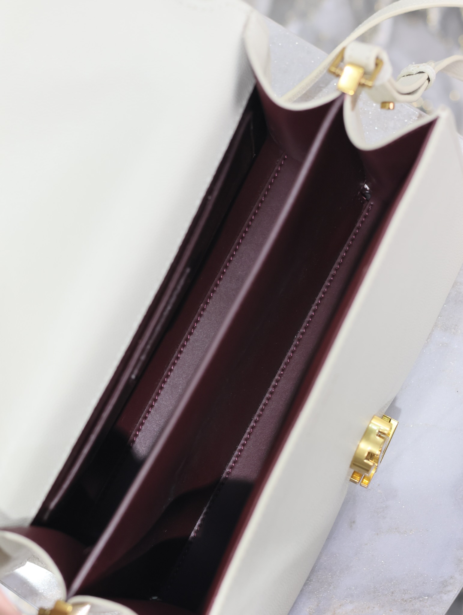 Yves Saint Laurent CASSANDRA Handbag 578000