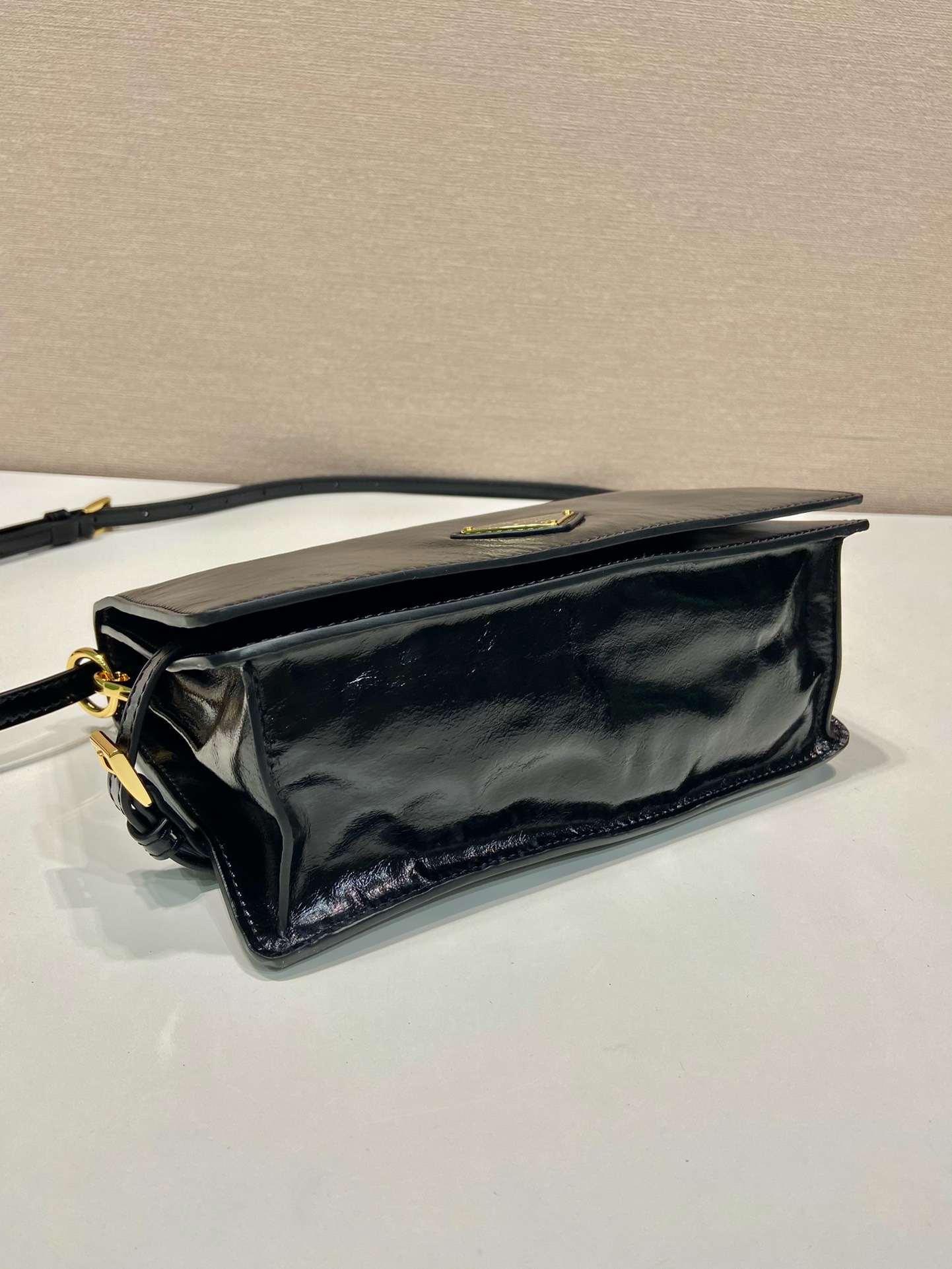 Prada waxed leather messenger bag 1BD082