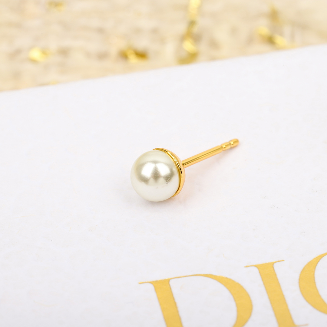 Dior Bow CD Pearl Earrings