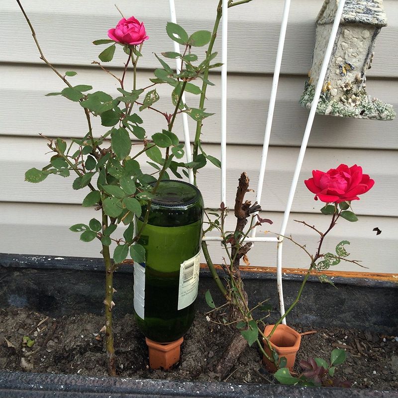 🔥[Summer Hot Sale-SAVE 50% OFF]4Pcs/Pack Terracotta Watering Devices for Indoor Outdoor Plants❤️❤️