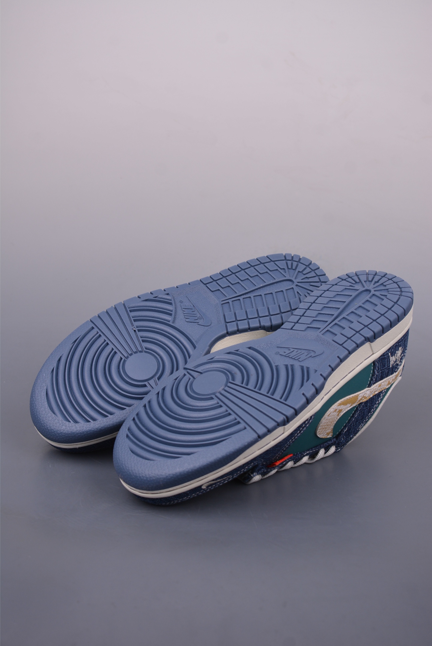 Nike SB Dunk Low sneakers 25 Year of the Snake Limited Edition Snake Denim Blue CH8311-112
