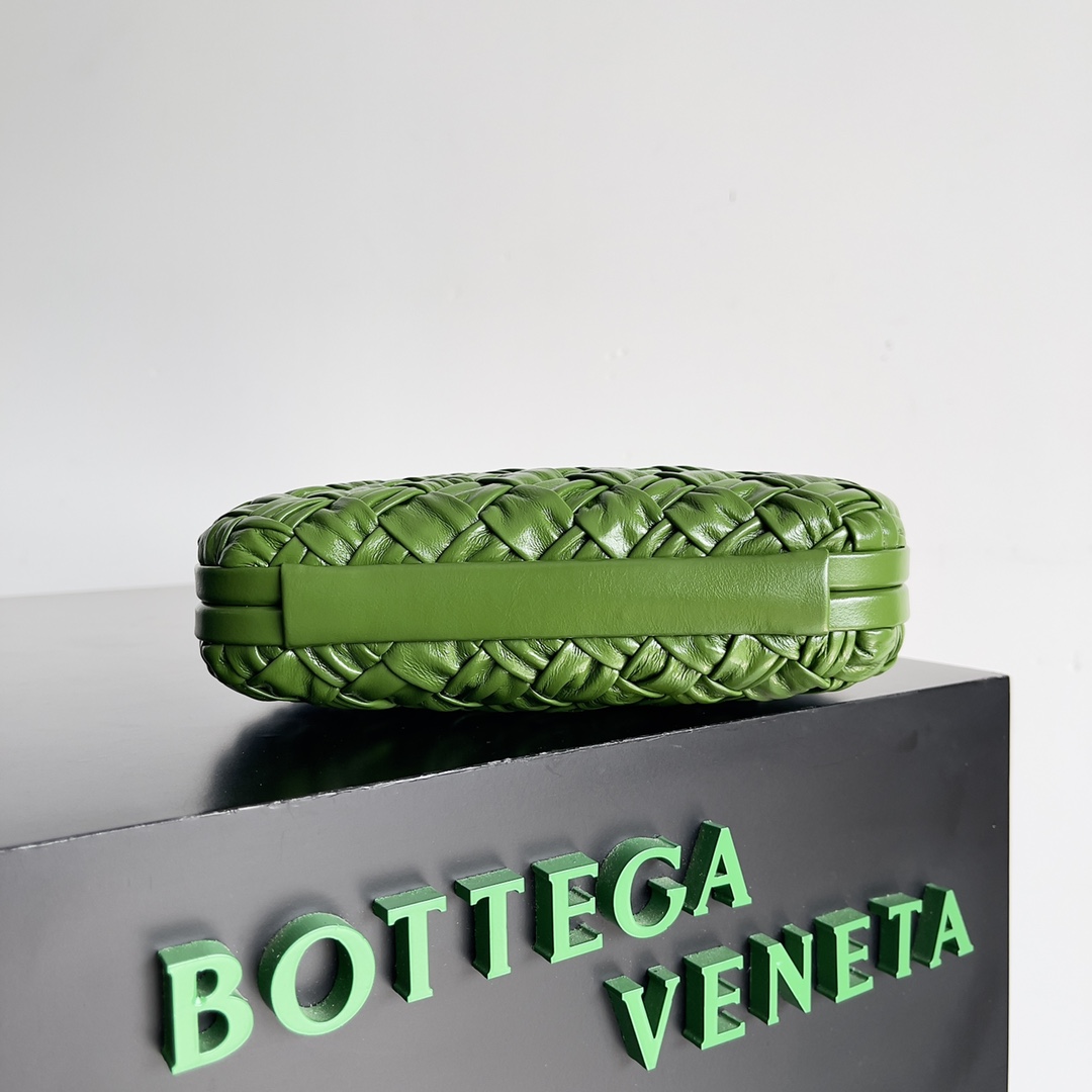 Bottega Veneta Knot woven evening bag 717622