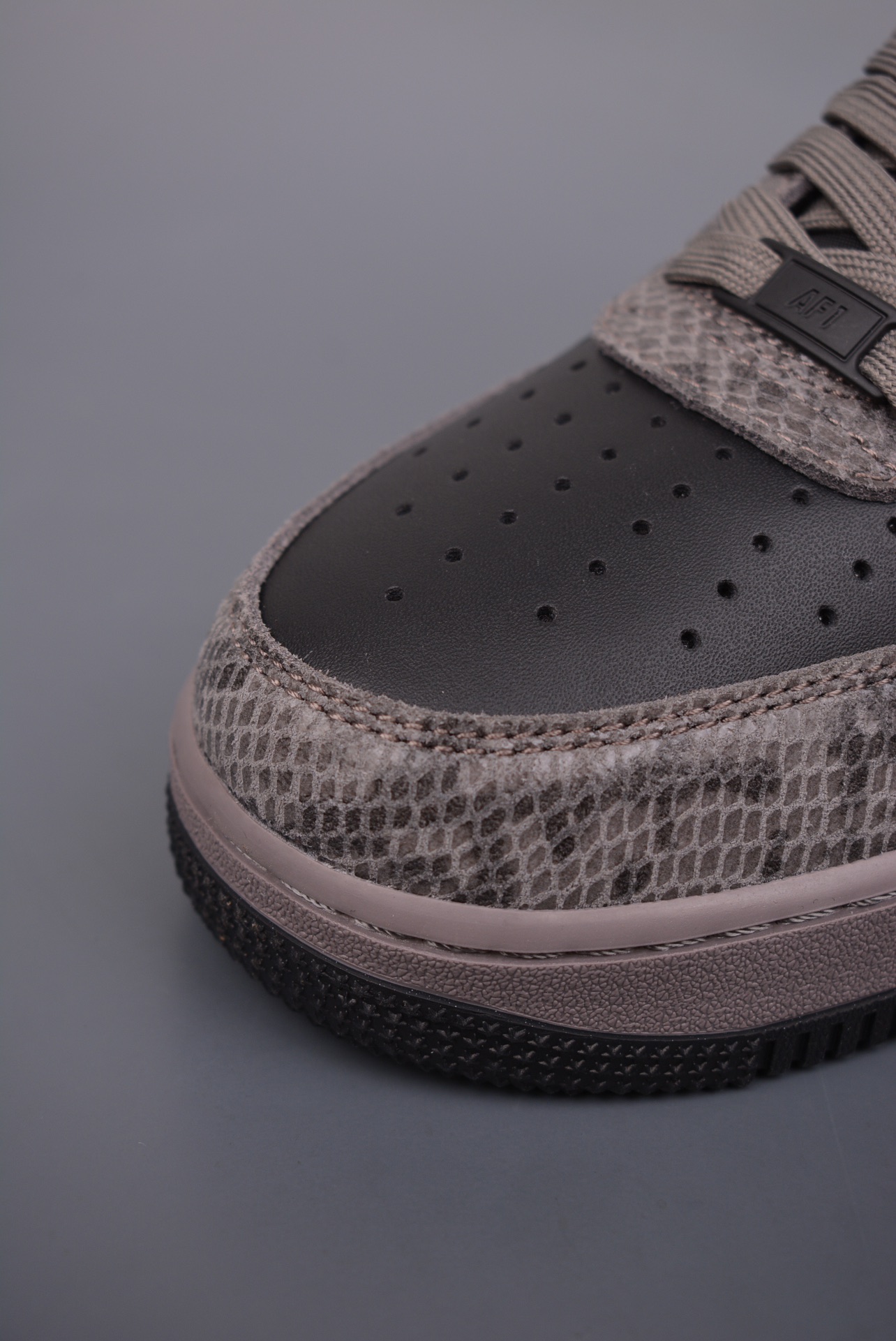 Nike Air Force 1 '07 LV8 Snakeskin black and brown python pattern HF2898-001
