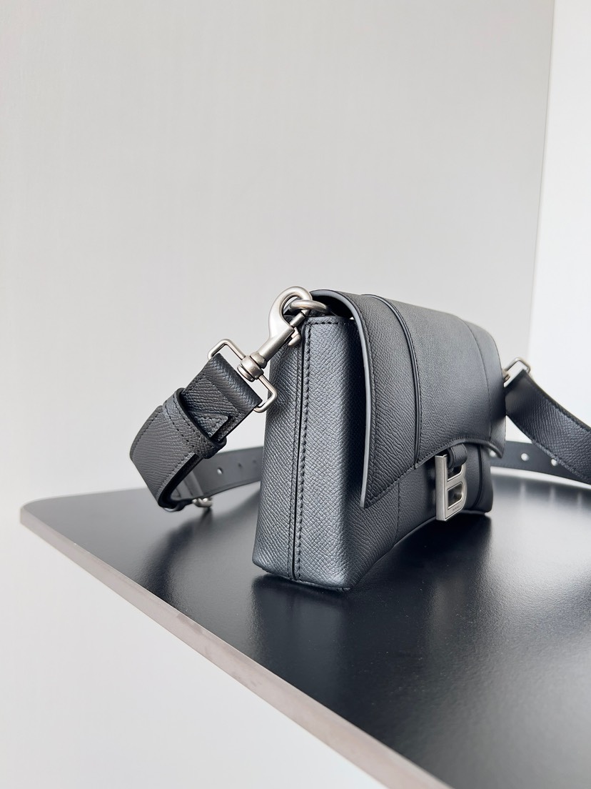 Balenciaga 23ss Down town bag