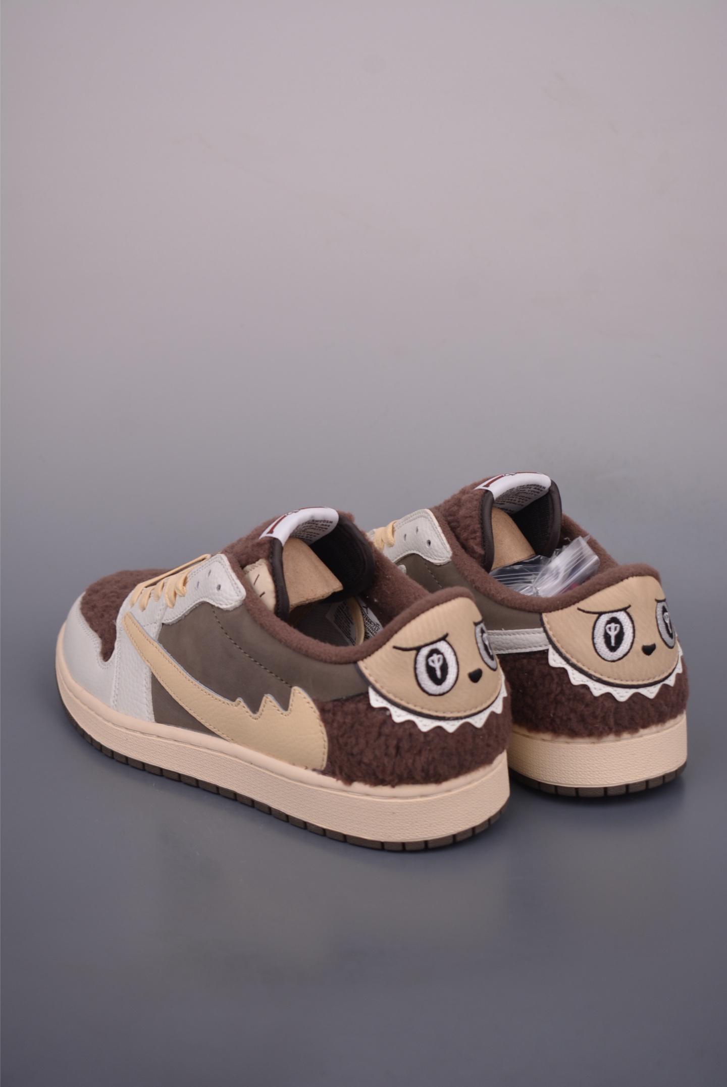 Labubu x Travis Scott x Air Jordan 1 Low Swoosh Collaboration Sneakers DM7866-717
