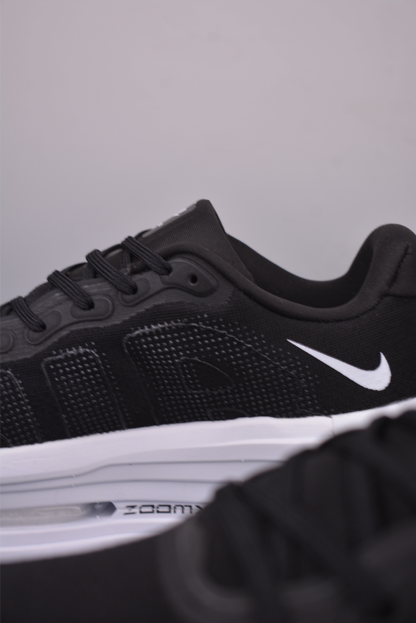 Nike Vomero Premium Air “Black and White” HM5973-400