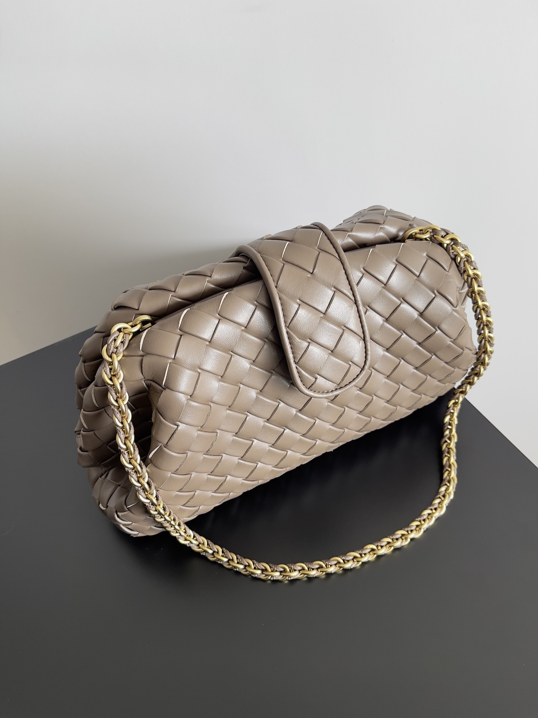Bottega Veneta LAUREN CLUTCH chain clutch bag 785807