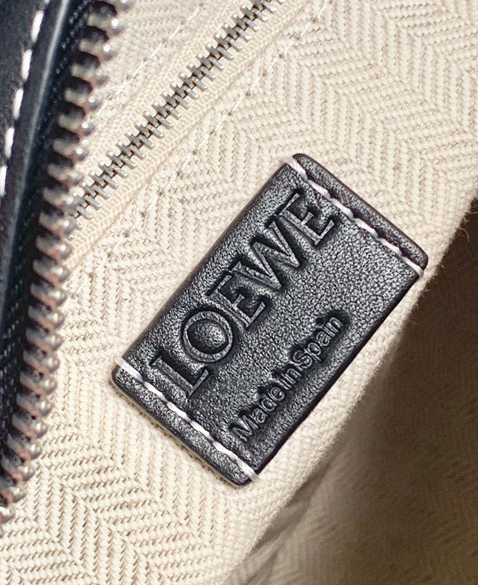 Loewe Large Elephant Bag 0537