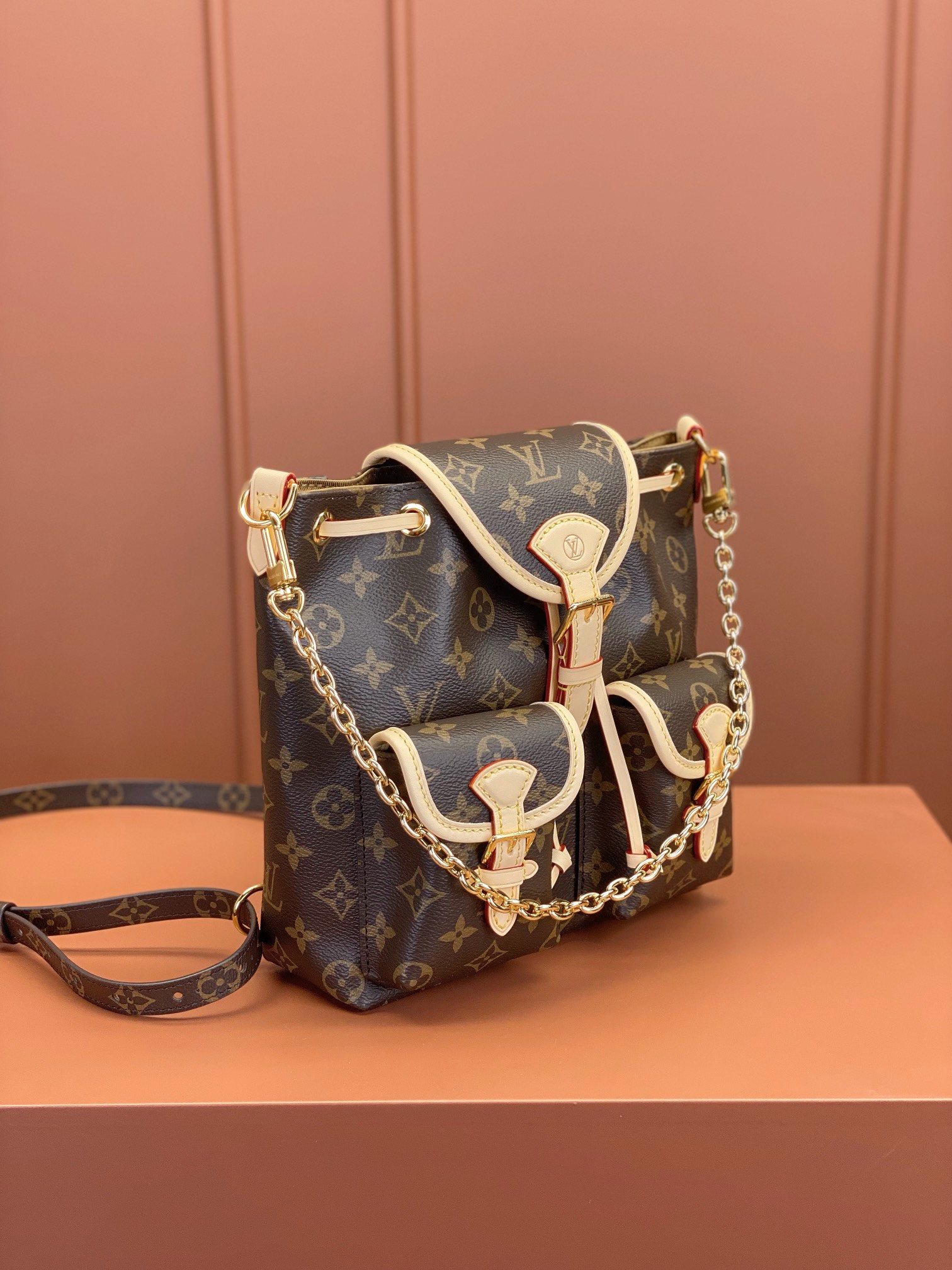Louis Vuitton EXCURSION Small Backpack M46932