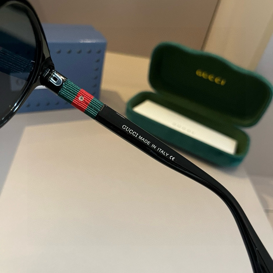 Gucci Round Frame Sunglasses