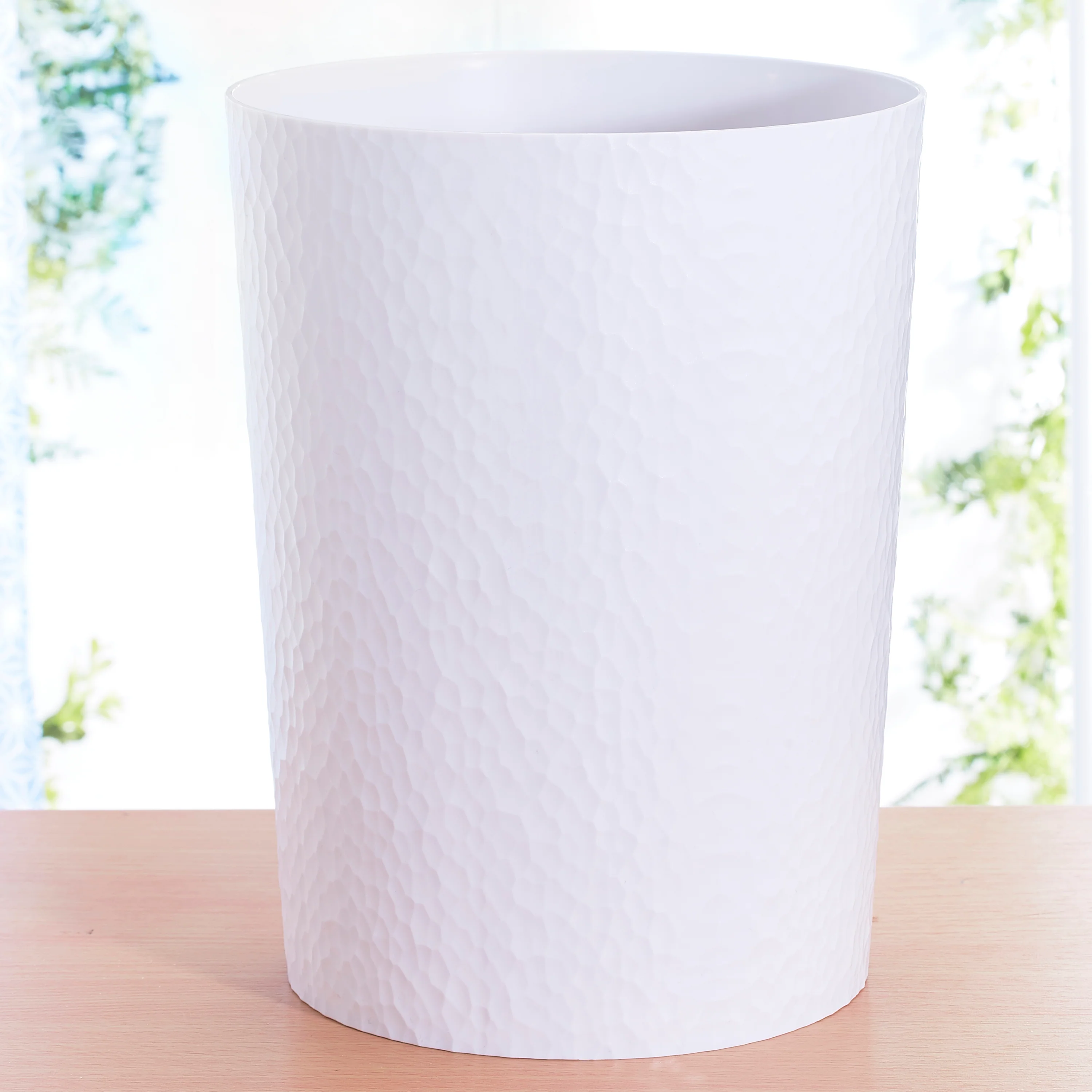 Bath Bliss Hammered Textured Trash Can in White