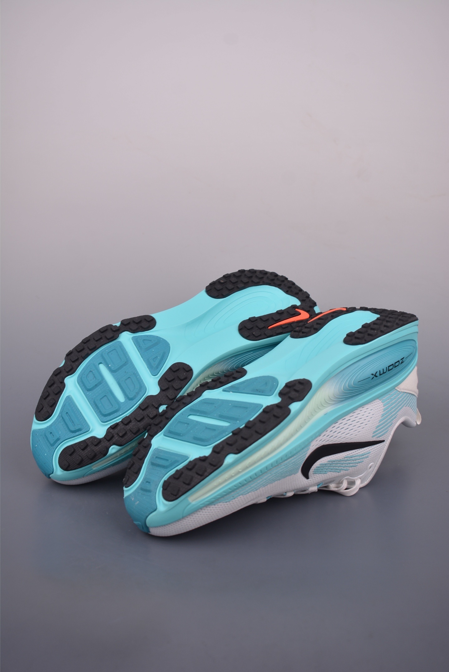 Nike Vomero 18 'Dusty Cactus' HM6803-103