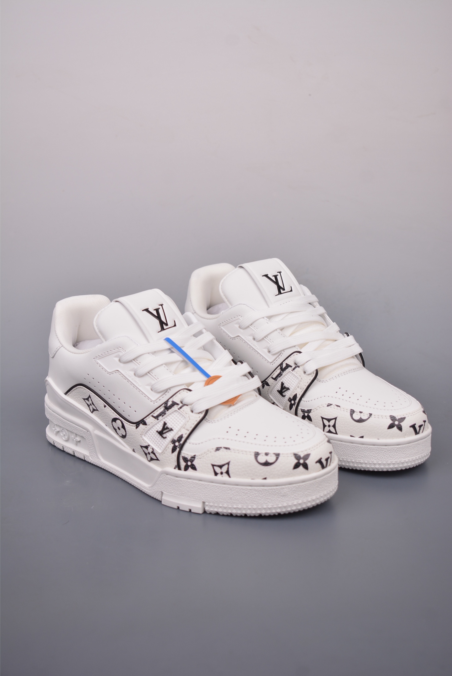 Louis Vuitton Trainer Sneaker Low White Black Print