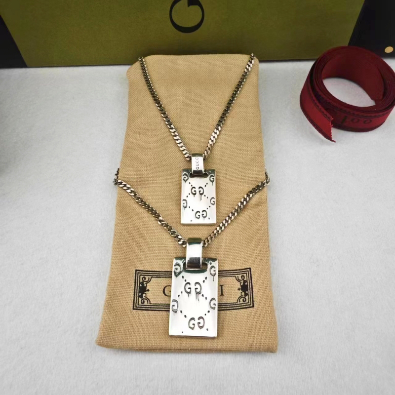 Gucci GG Square Plate Vintage Necklace