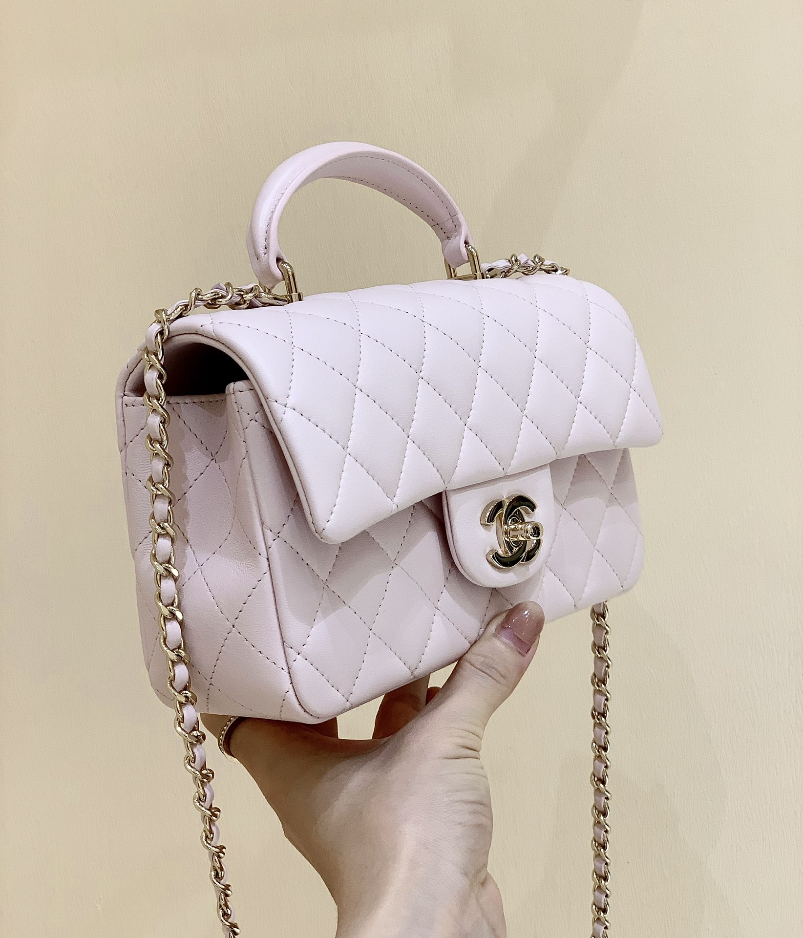 Chanel 22b autumn and winter new preview series cf mini handle AS2431