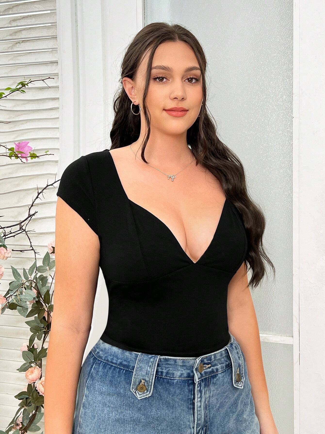 Plus Size Women V Neck Slim Fit Short Sleeved T Shirt Summer Sexy Sexy Elegant Short Top Women