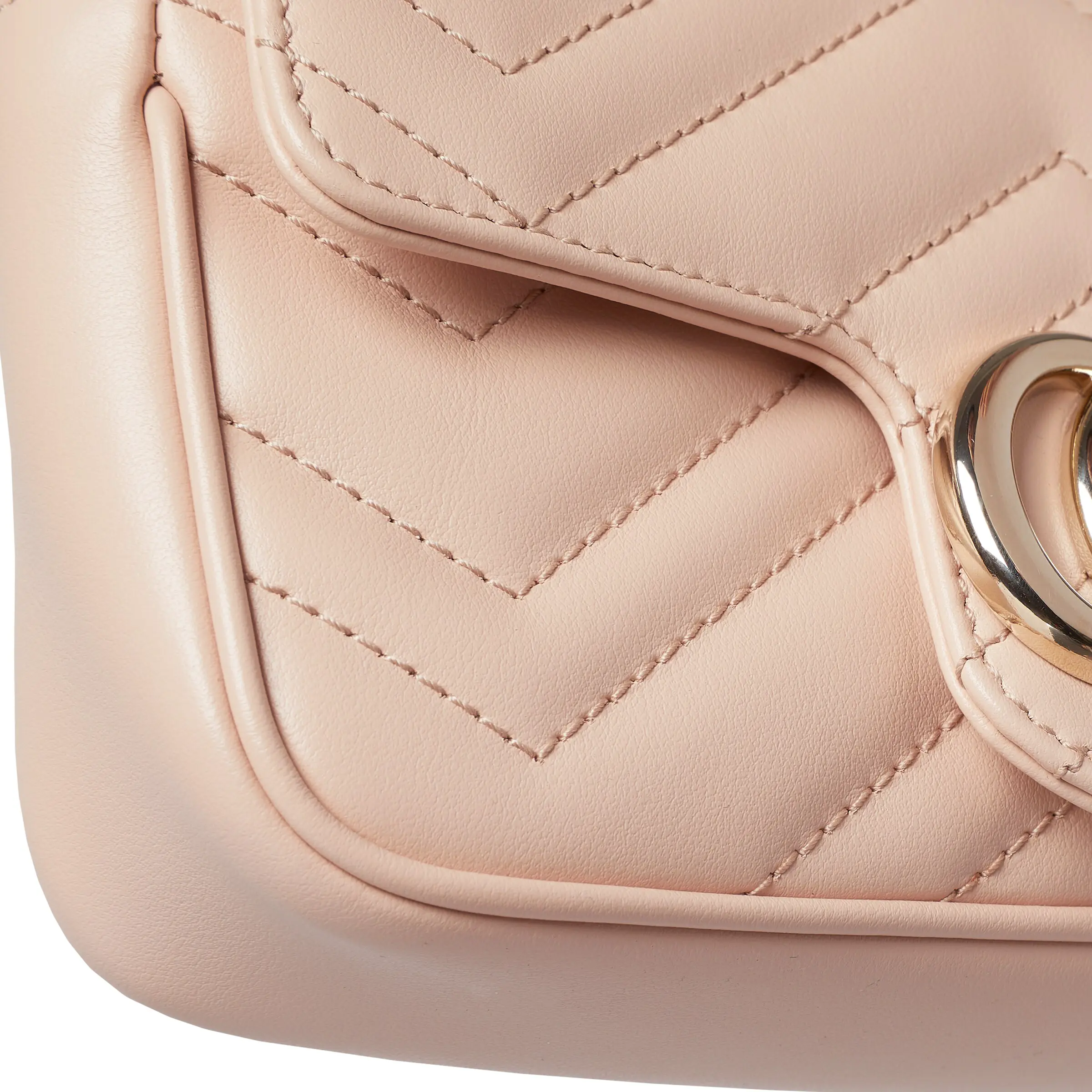 Gucci GG Marmont mini bag  ‎841290 AAFAX 9050