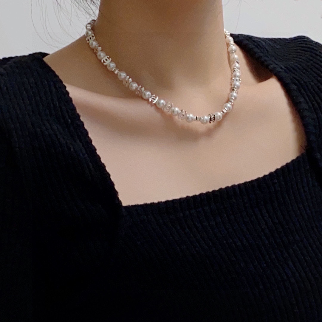 Chanel new pearl necklace