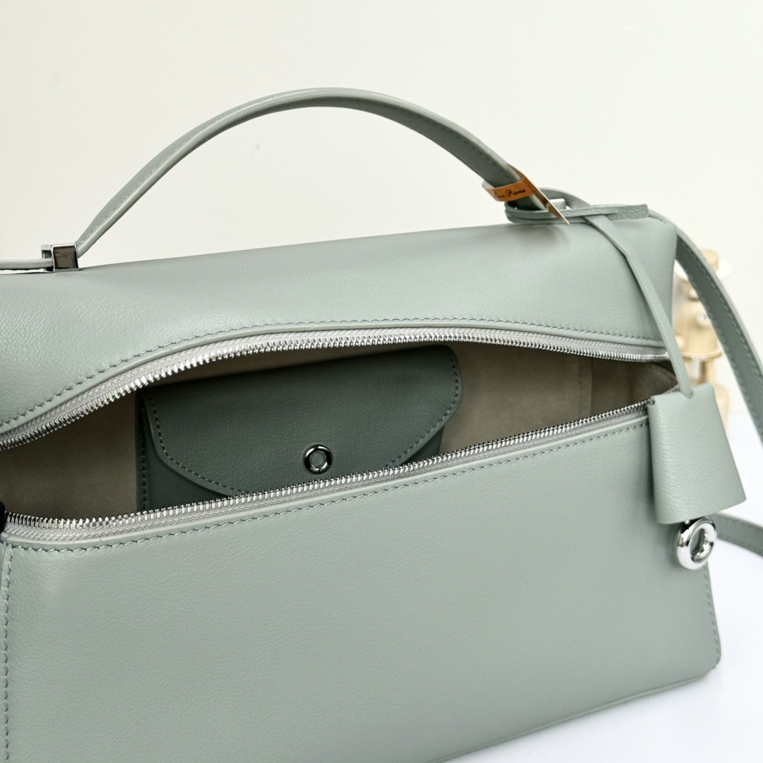 Loro Piana Extra Bag L27 Crossbody Bag FAO4759