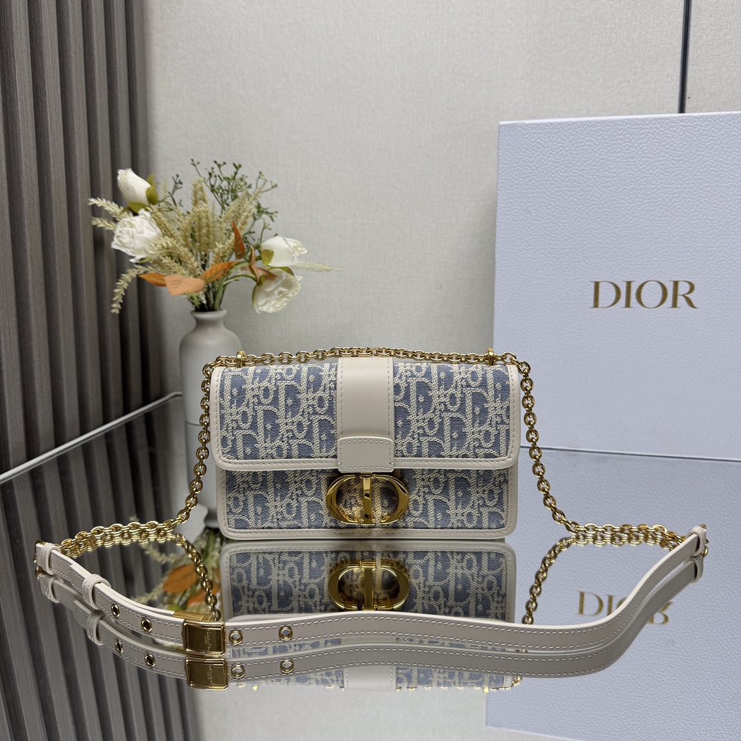 Dior Montaigne Raffia Collection 9207