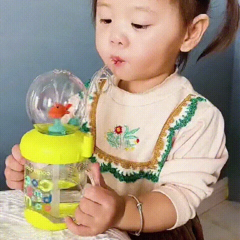 BABY DRINKING CUP WITH WHALE SQUIRT🐳