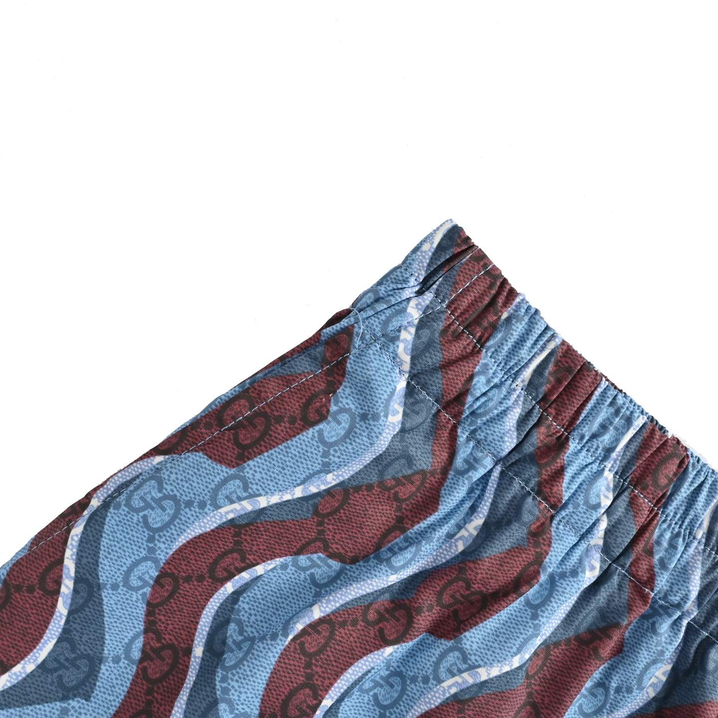 Gucci 25ss all over print snake pattern short sleeve shorts