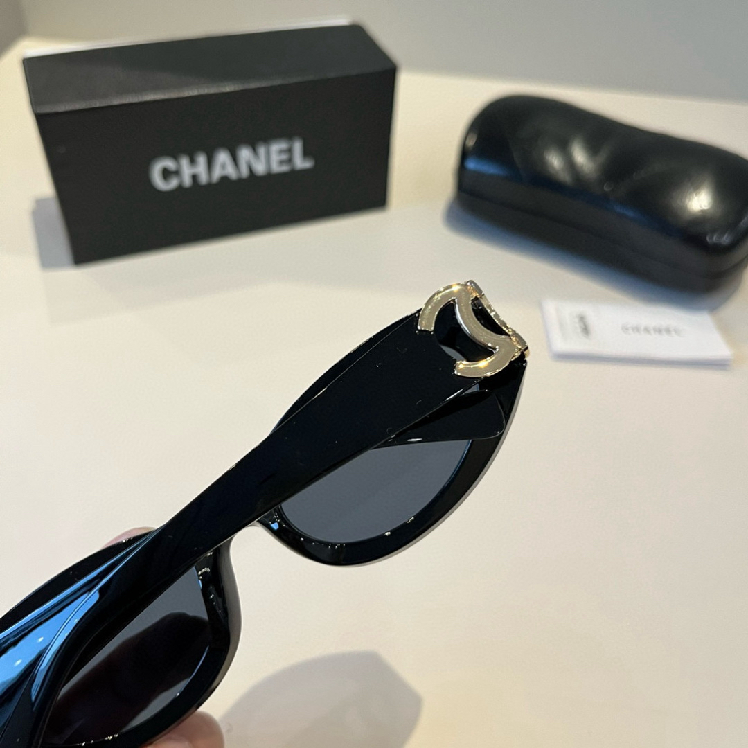 Chanel round frame sunglasses