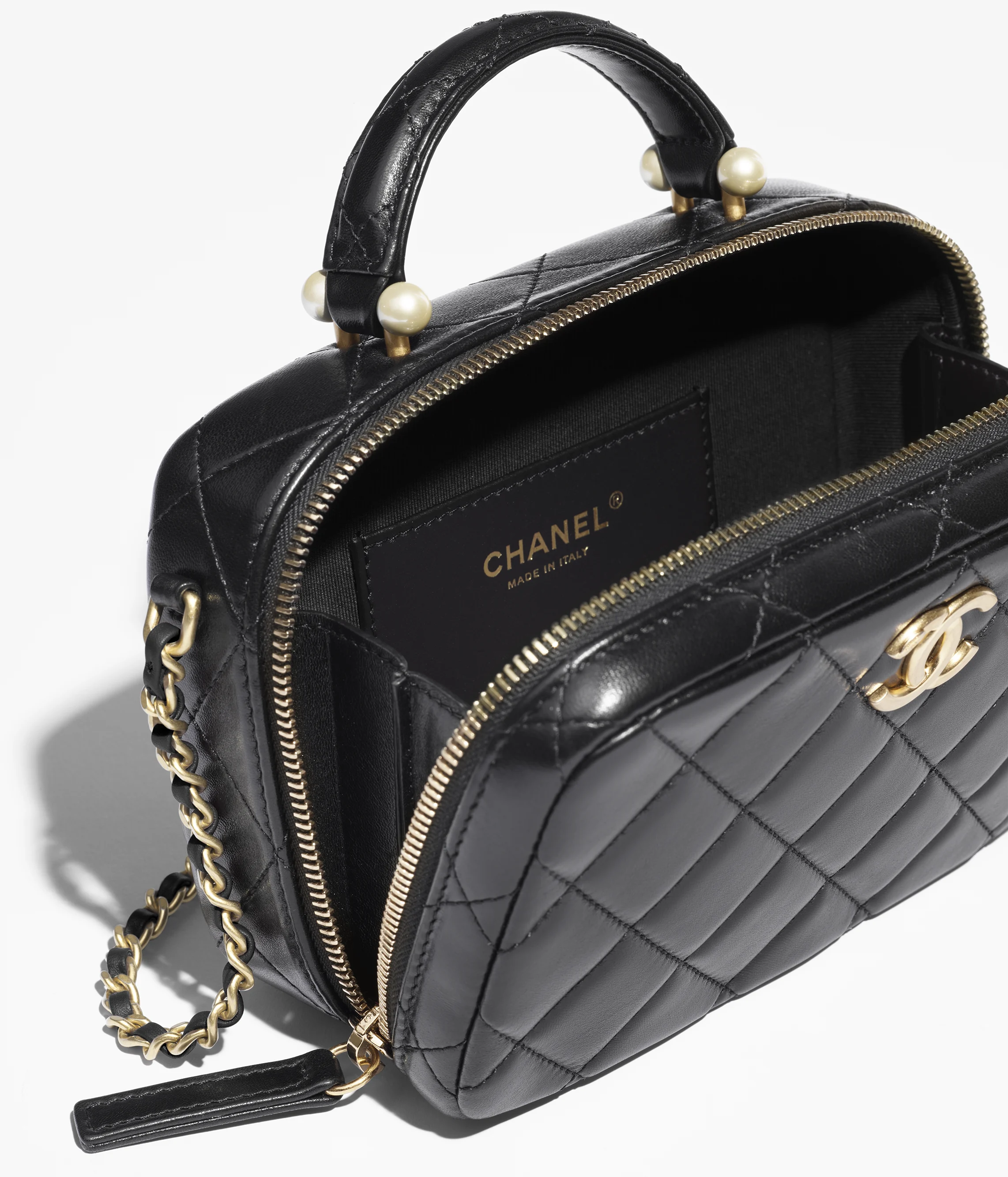 CHANEL Small Vanity Case Shiny Lambskin, Imitation Pearls & Gold-Tone Metal Black AS5409-B19655-94305