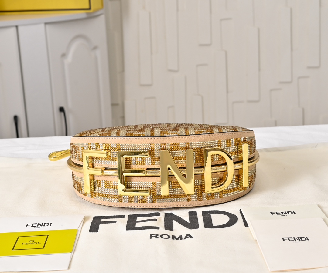 FENDI praphy underarm bag 1009