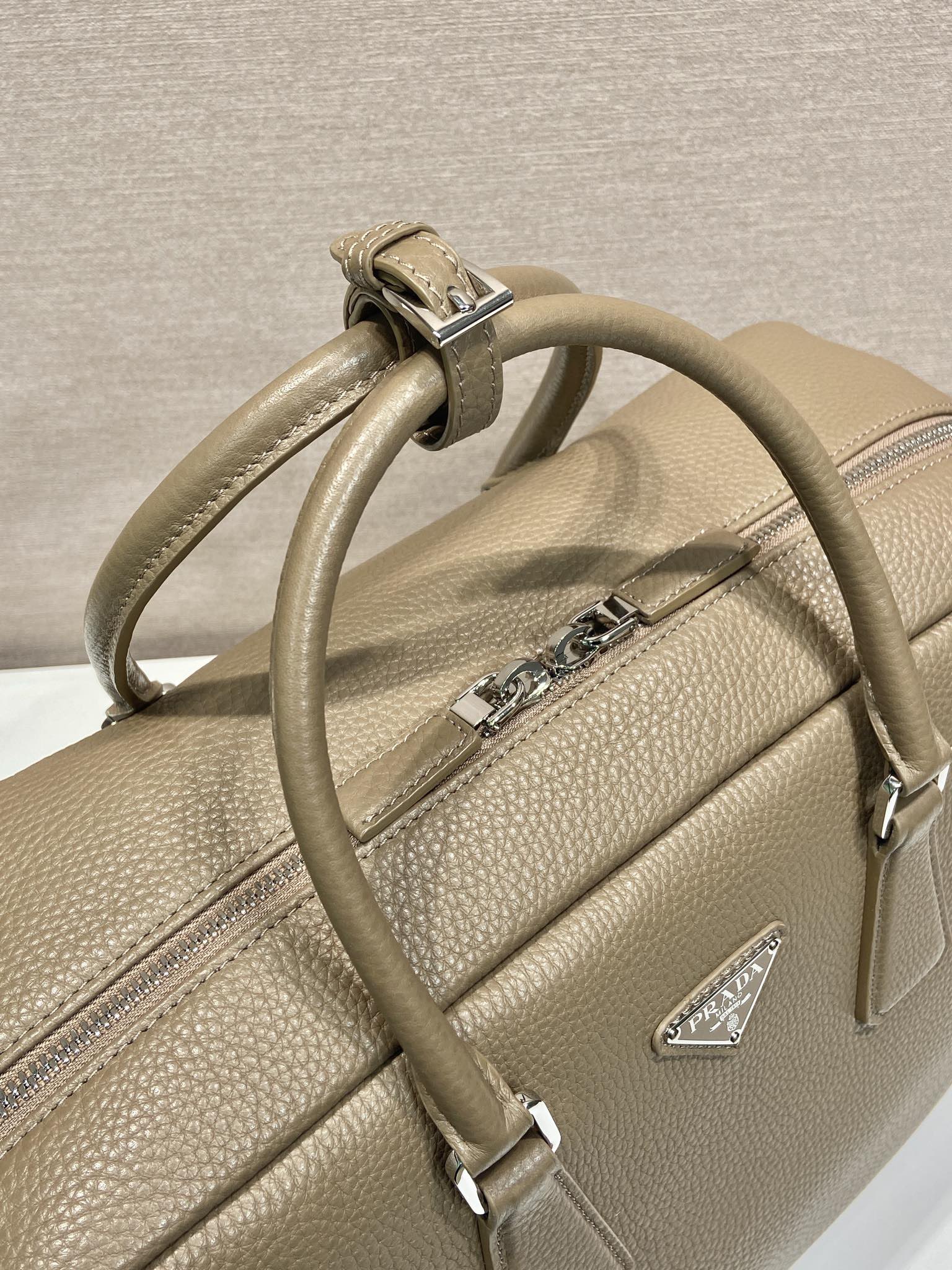 Prada New Extra Large Briefcase 2VE339