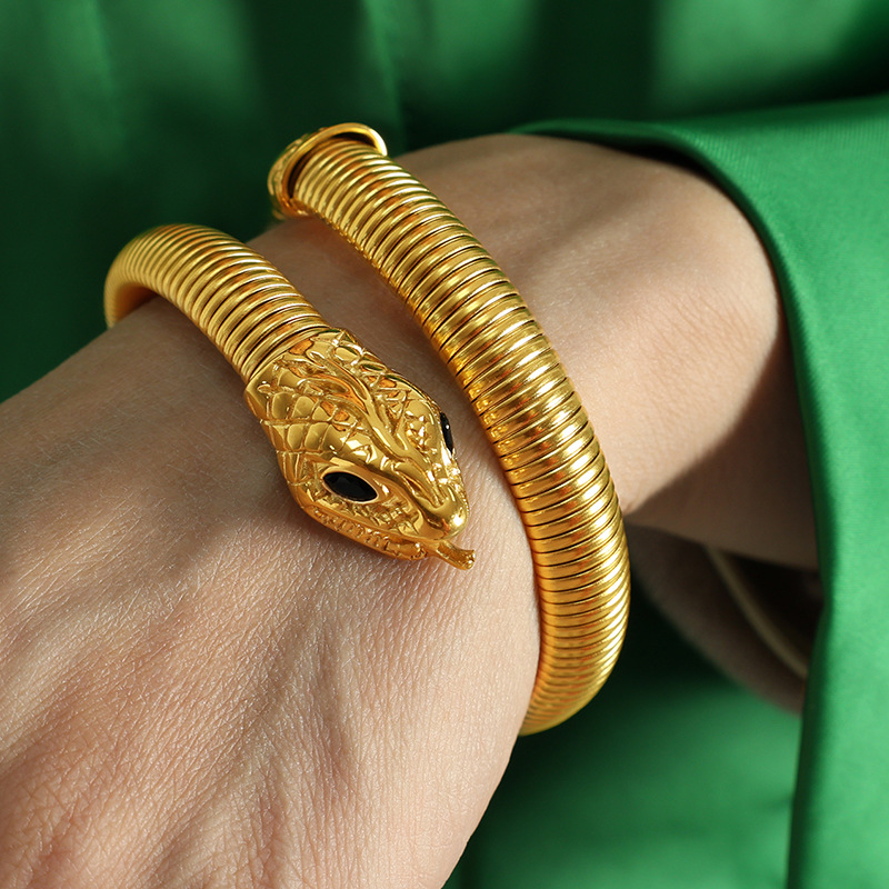 🌲Early Christmas Sale 49% OFF🌲Titanium Steel Cobra Stretch Bracelet – Bold Snake Design with Green Stone Accents